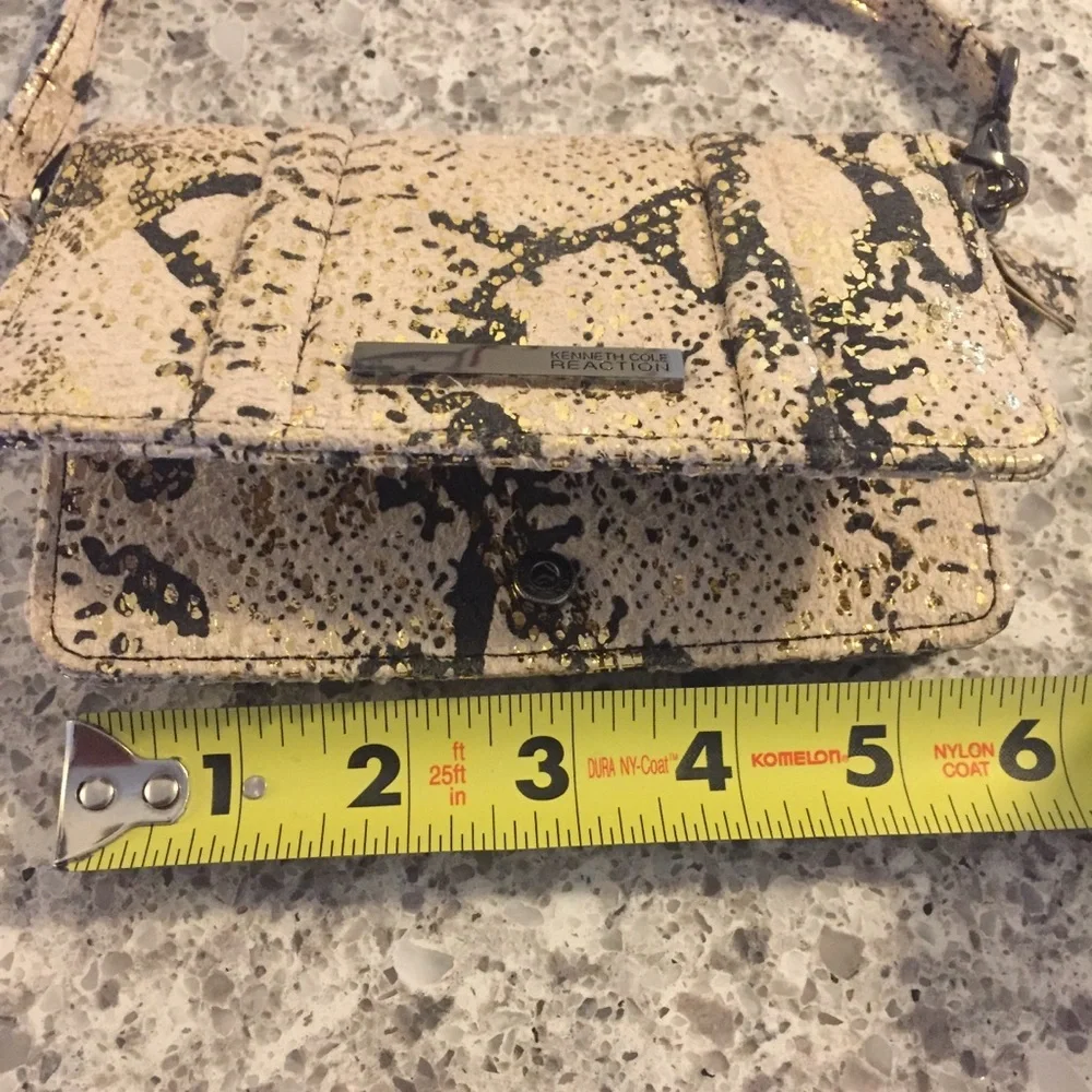 💼🐍 Kenneth Cole Reaction Faux Snakeskin Minibag / Wristlet! 🐍💼